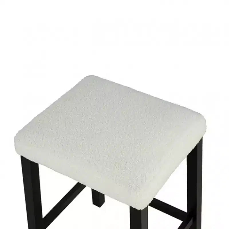 Set da pranzo in legno lucido transizionale con ripiani e porte USB, sgabelli imbottiti in Bouclé