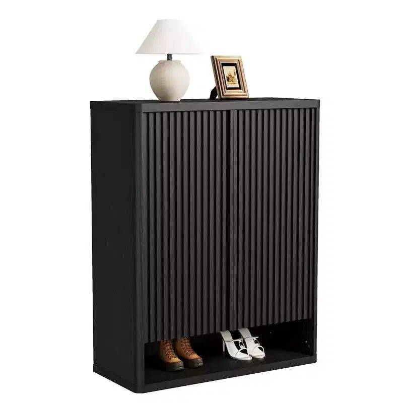 Scarpiera Moderna in Legno da 80 cm con Ripiani Regolabili, Ante Scanalate, Grande Organizzatore di Scarpe per Ingresso, Contiene 25-30 Paia, per Corridoio o Soggiorno