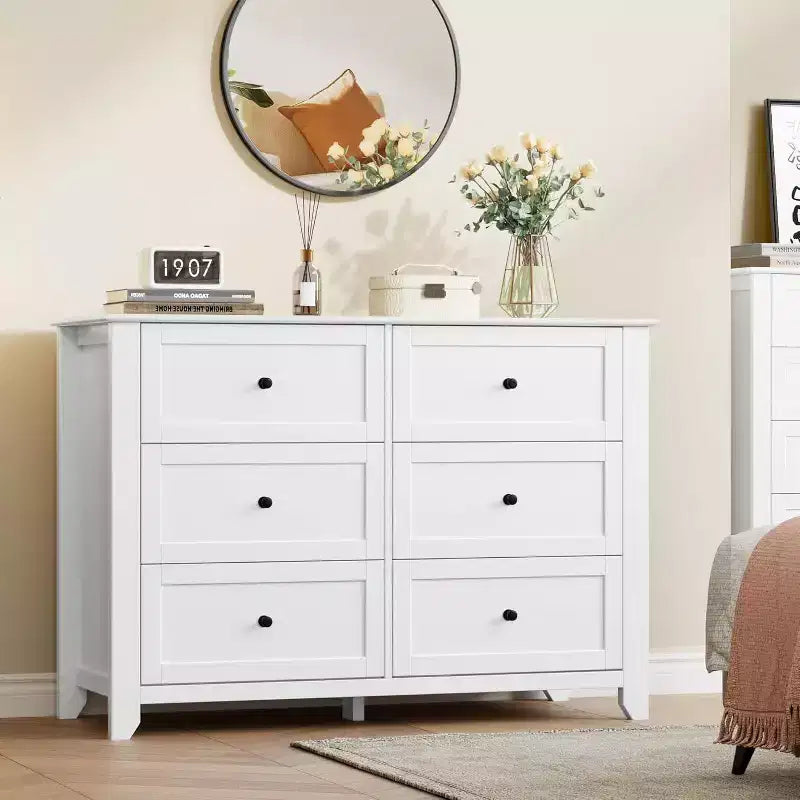 Comò moderno bianco a 6 cassetti in legno, cassettiera grande con cassetti profondi e pomelli in metallo per camera da letto, ingresso e corridoio