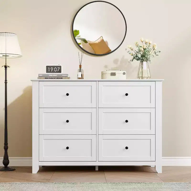 Comò moderno bianco a 6 cassetti in legno, cassettiera grande con cassetti profondi e pomelli in metallo per camera da letto, ingresso e corridoio