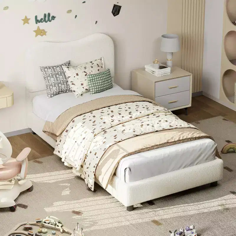 Struttura letto imbottita per bambini, design a piattaforma bassa, robuste doghe in legno, nessun materasso a molle richiesto, silenzioso e facile da montare.