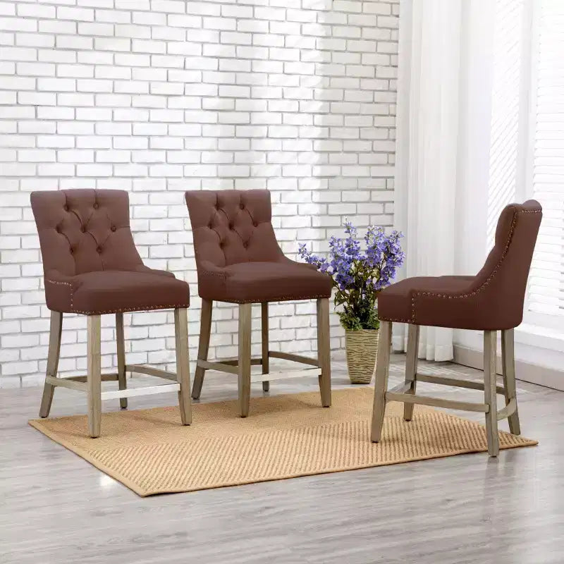 Sgabello da bancone Wingback imbottito con 24 bottoni trapuntati in lino, Marrone