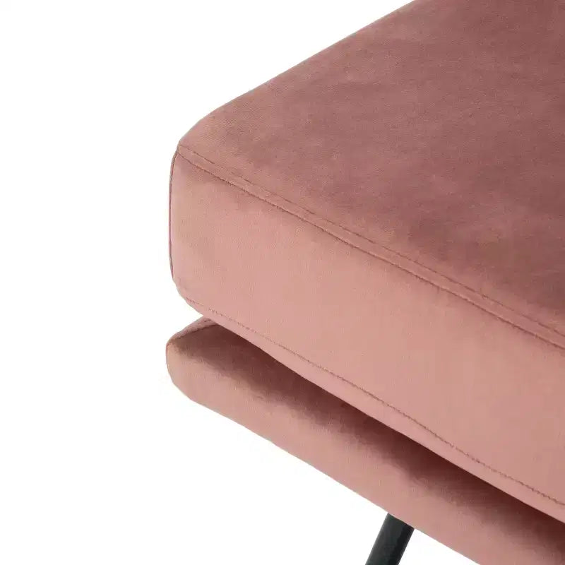 Poltrona moderna in velluto senza braccioli con gambe in metallo, cuscino in schiuma